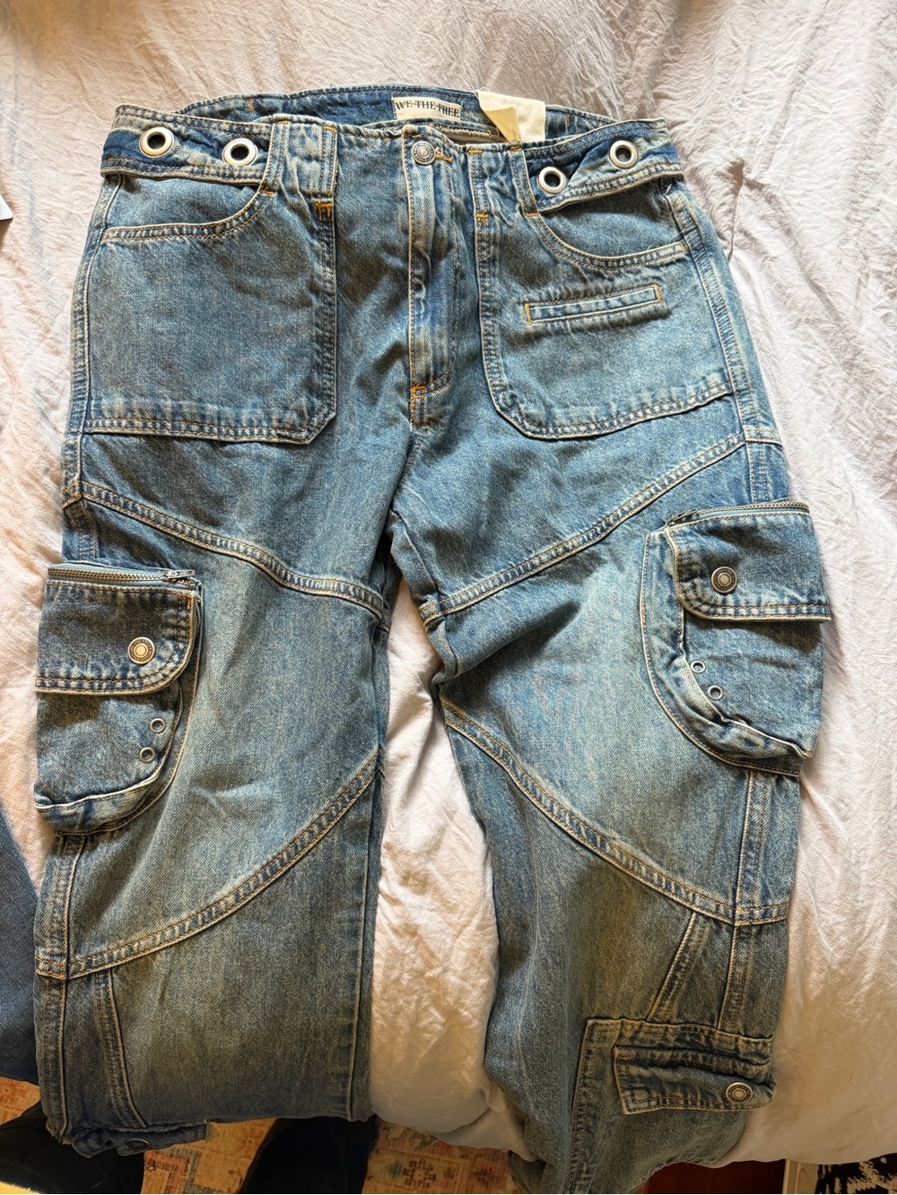 NWT We The Free Call Me Crazy Cargo Jeans Size 30 - Picture 6 of 6